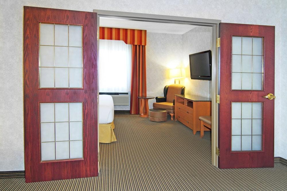 Holiday Inn Express Calgary South By Ihg Zewnętrze zdjęcie