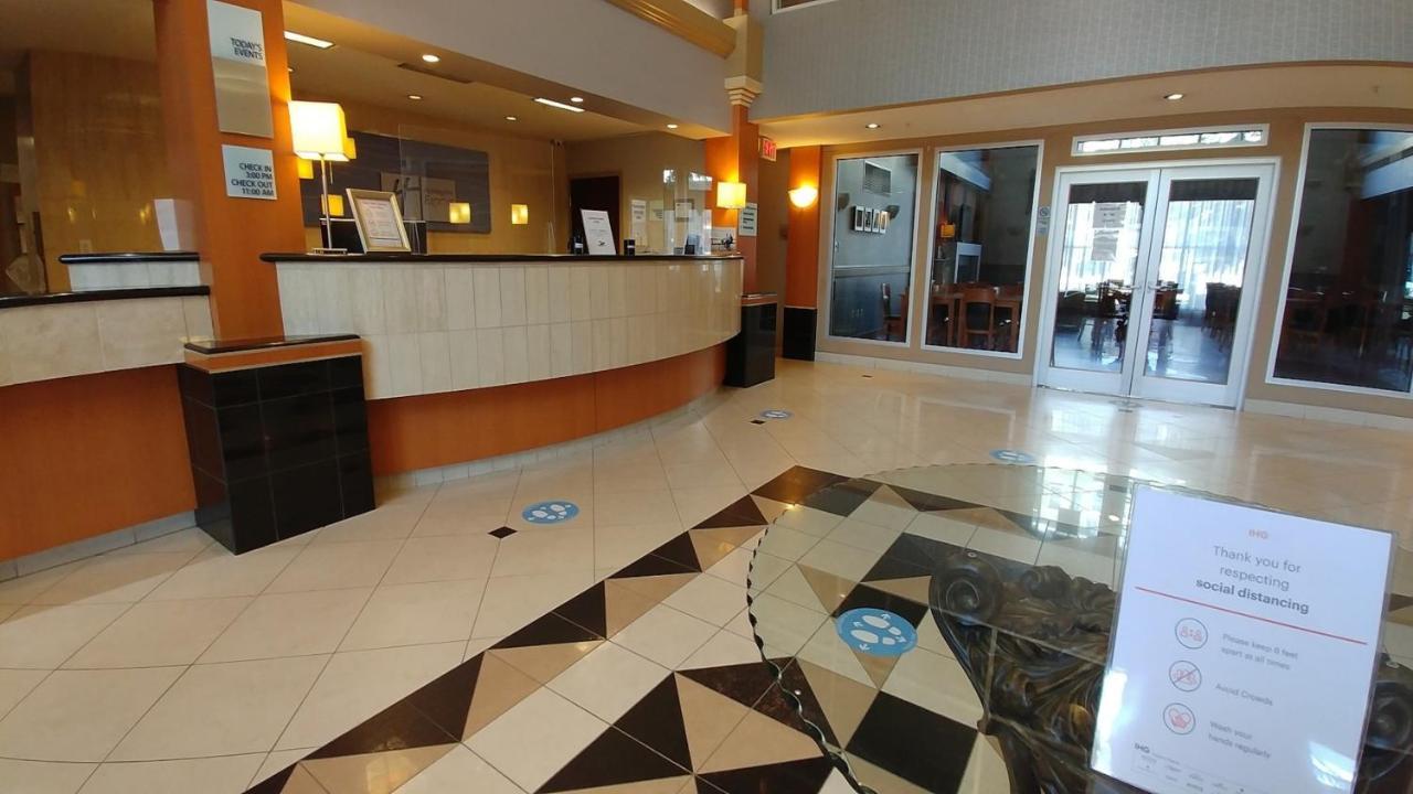 Holiday Inn Express Calgary South By Ihg Zewnętrze zdjęcie