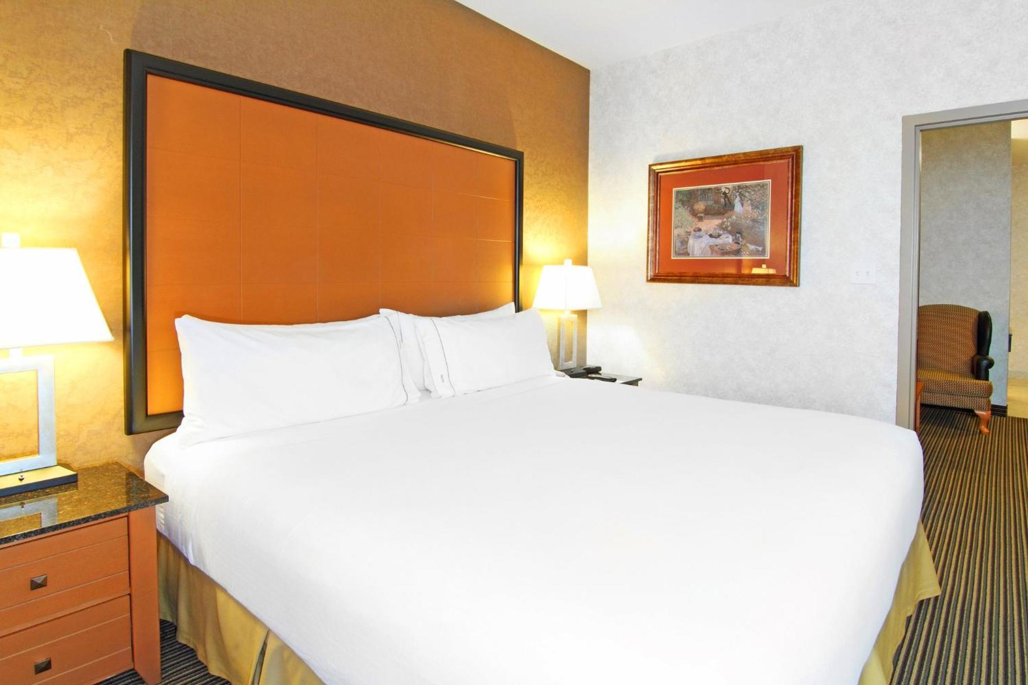 Holiday Inn Express Calgary South By Ihg Zewnętrze zdjęcie