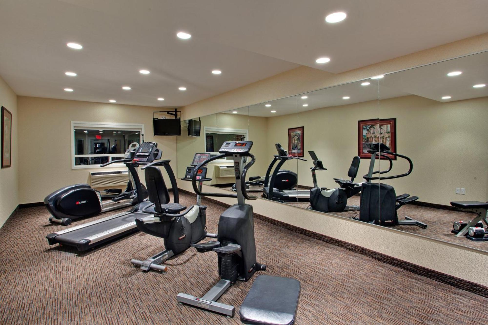 Holiday Inn Express Calgary South By Ihg Zewnętrze zdjęcie