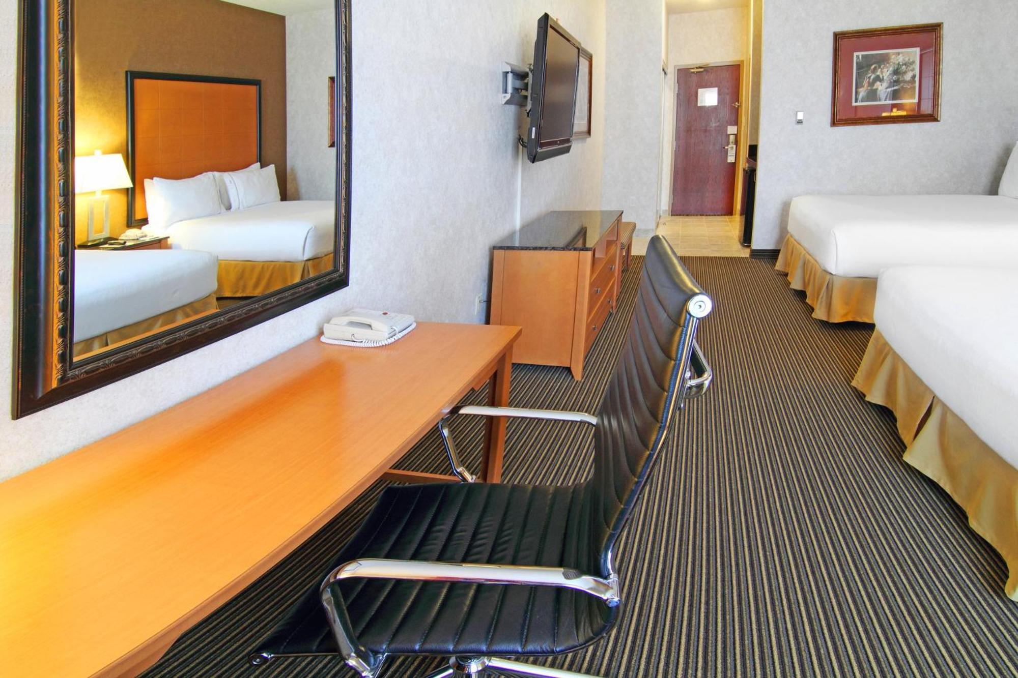 Holiday Inn Express Calgary South By Ihg Zewnętrze zdjęcie