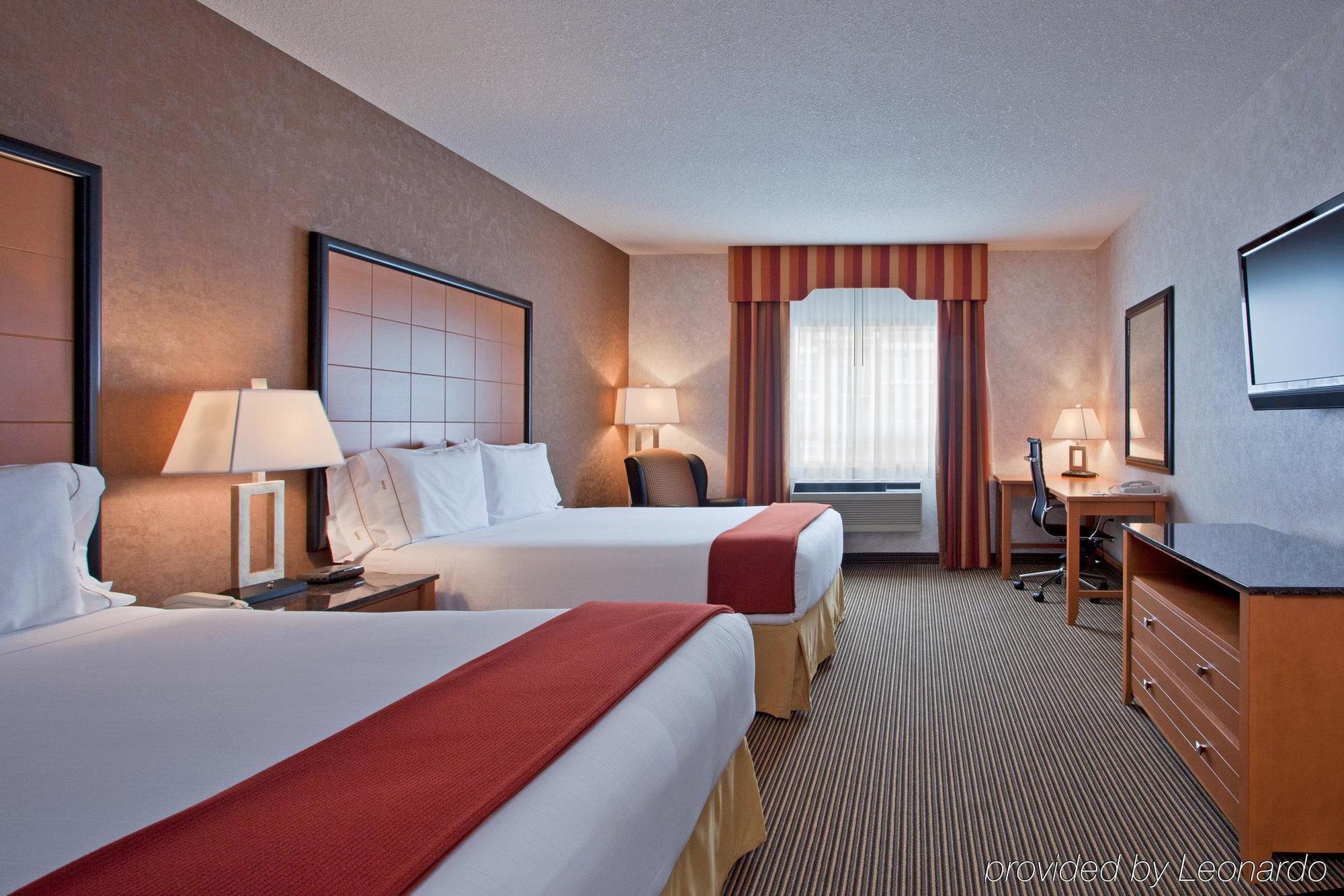 Holiday Inn Express Calgary South By Ihg Zewnętrze zdjęcie