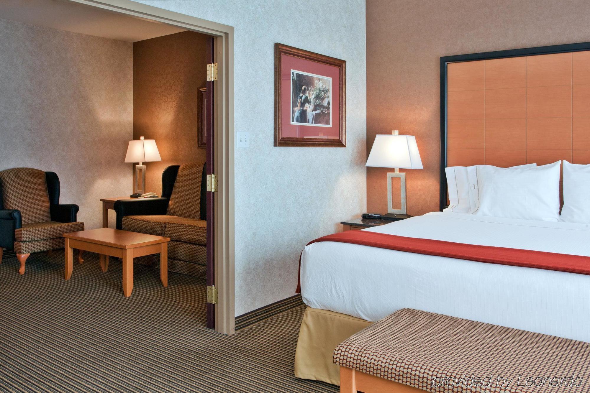 Holiday Inn Express Calgary South By Ihg Zewnętrze zdjęcie