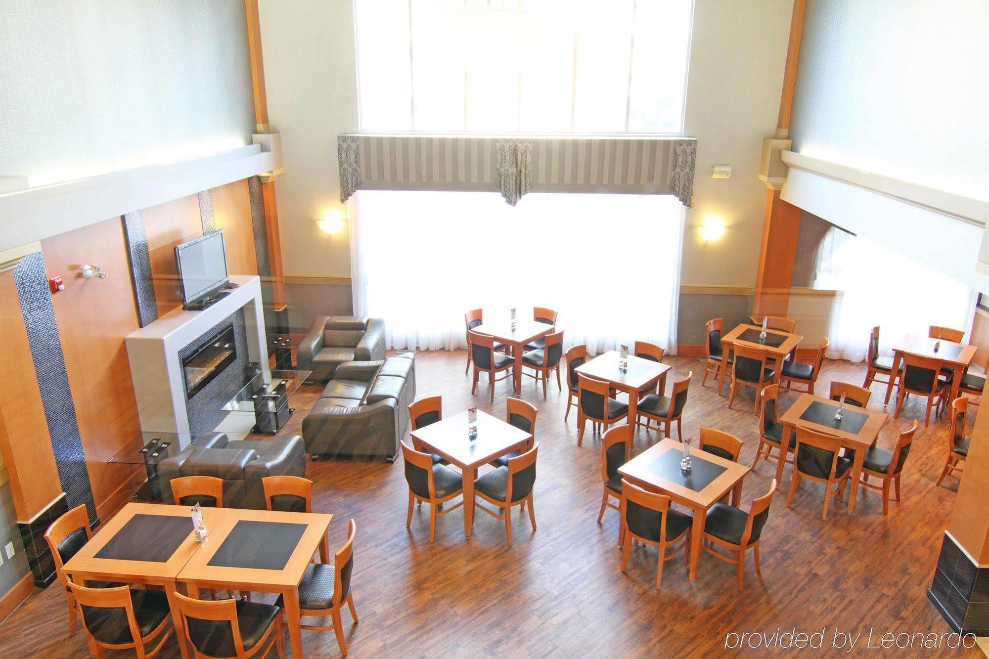 Holiday Inn Express Calgary South By Ihg Zewnętrze zdjęcie