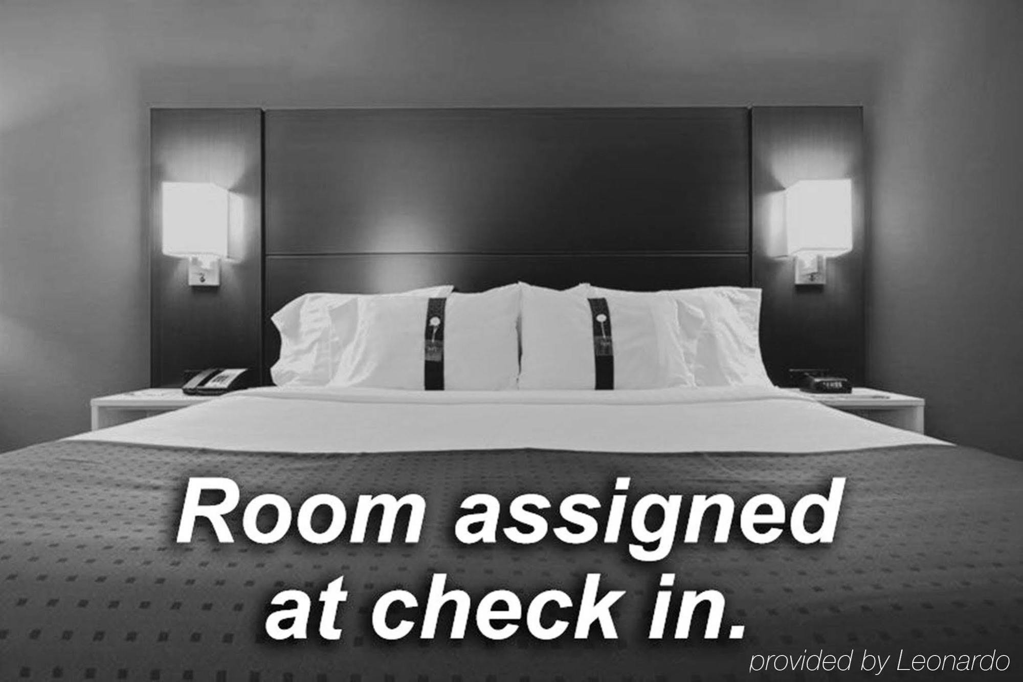 Holiday Inn Express Calgary South By Ihg Zewnętrze zdjęcie