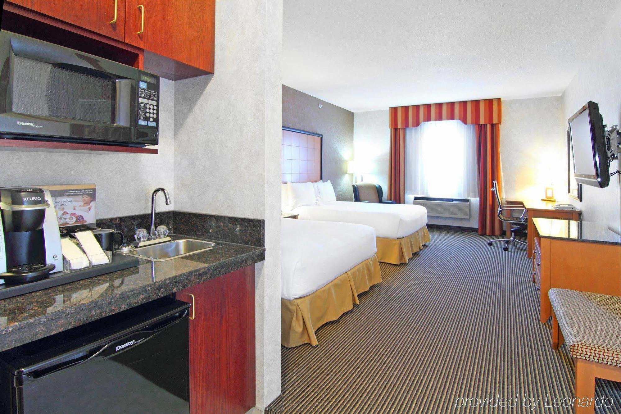 Holiday Inn Express Calgary South By Ihg Zewnętrze zdjęcie