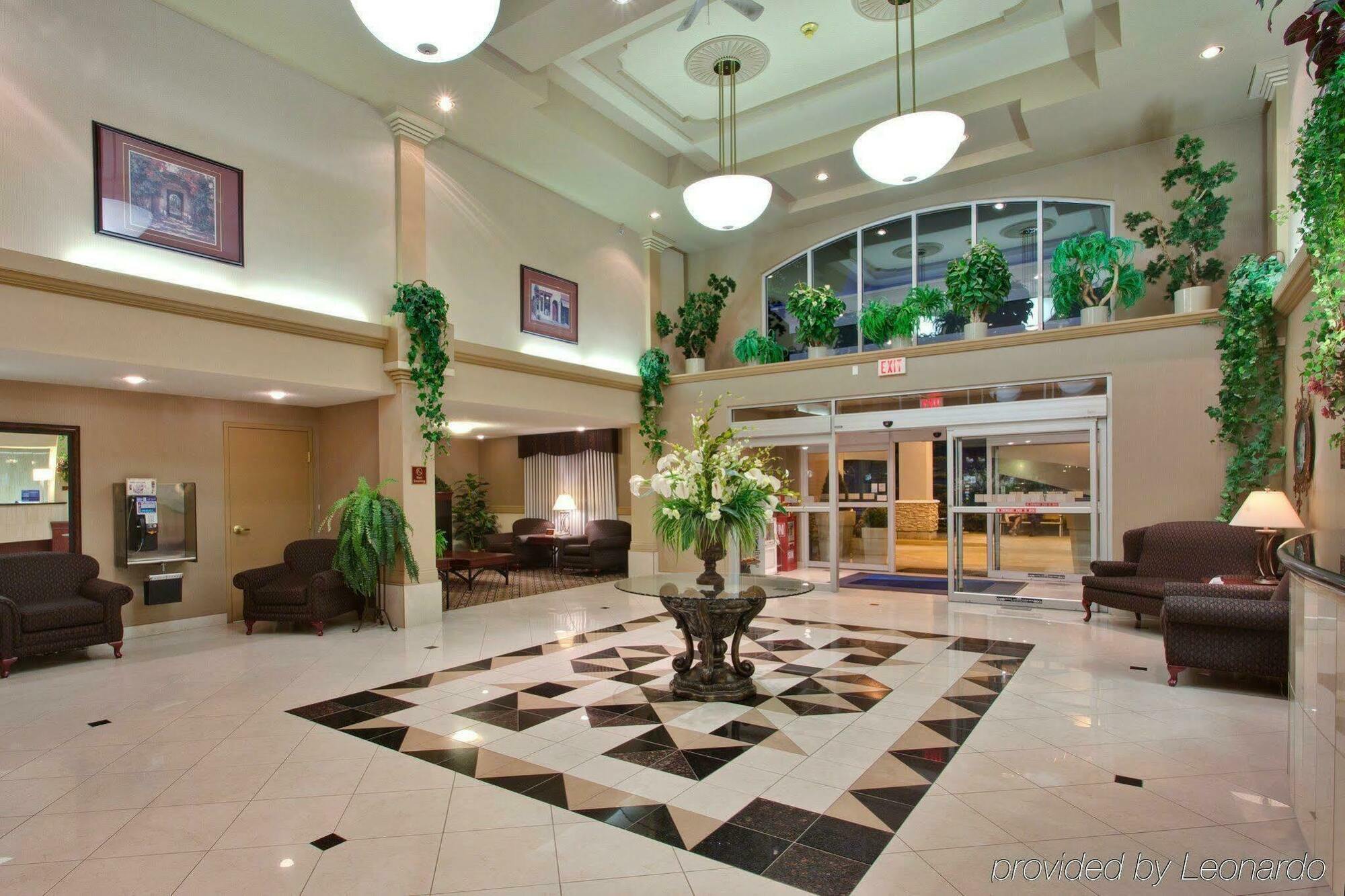 Holiday Inn Express Calgary South By Ihg Zewnętrze zdjęcie