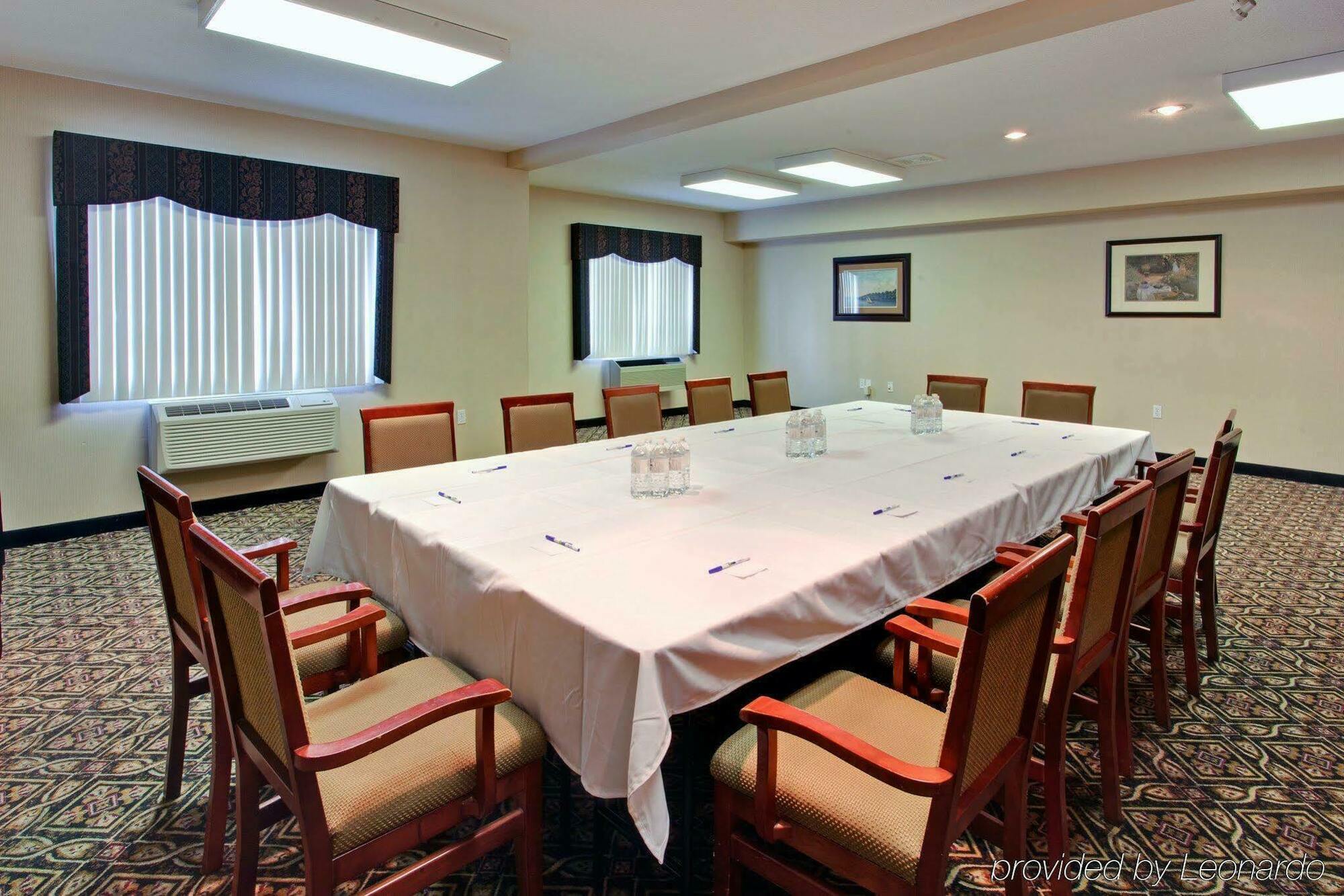 Holiday Inn Express Calgary South By Ihg Zewnętrze zdjęcie